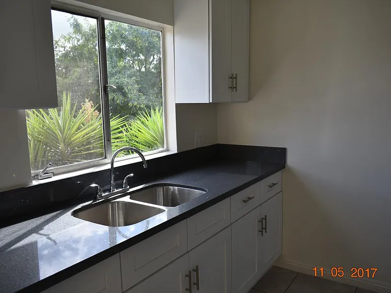 Brand new kitchen/ very bright