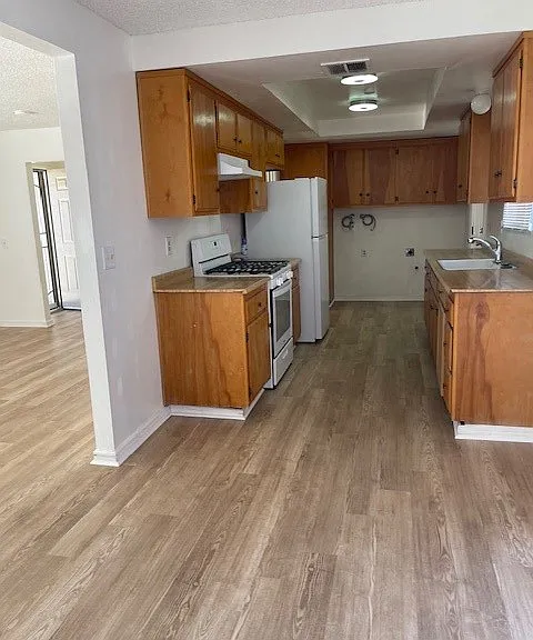 876 W Whittier Ave #878 — Photo 14