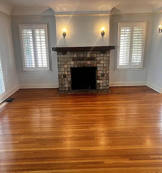 153 N Irving Blvd — Photo 2