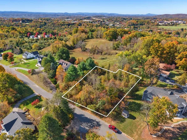 Crestwood Dr, Blacksburg, VA 24060