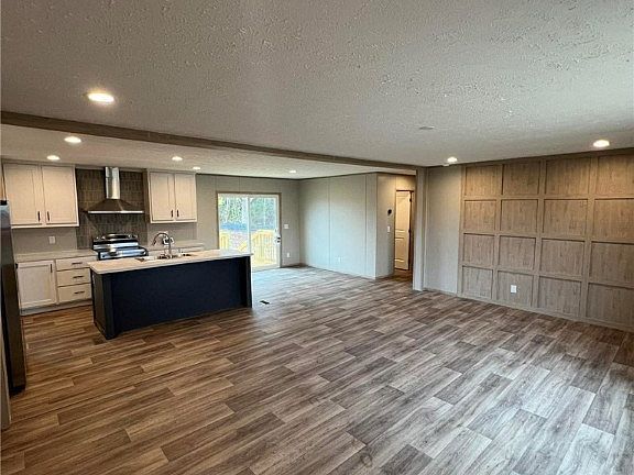 5th image of 9640 S Chicken Rd