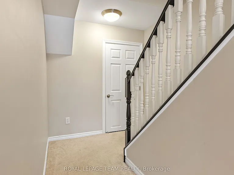 212 Huntsville Dr — Photo 33