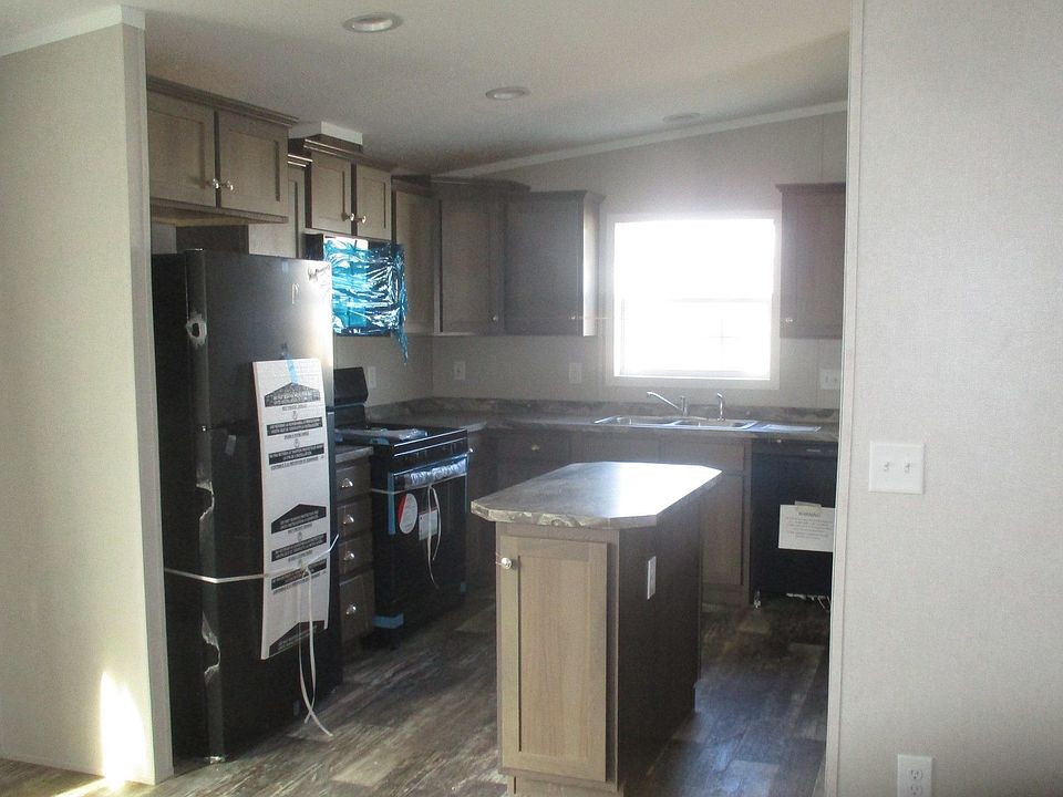 1st image of 2 Willow Dr #106
