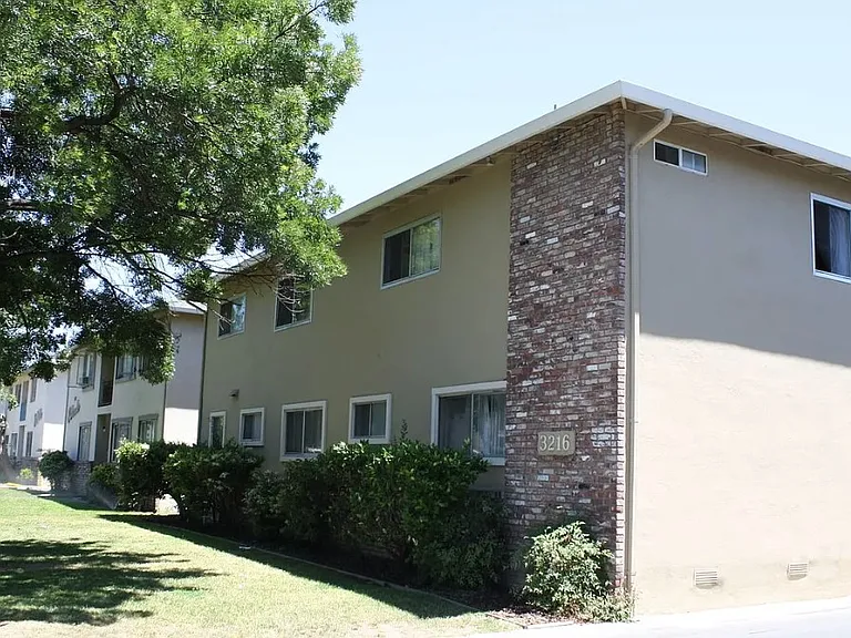 3216 Cadillac Dr #10 — Photo 1