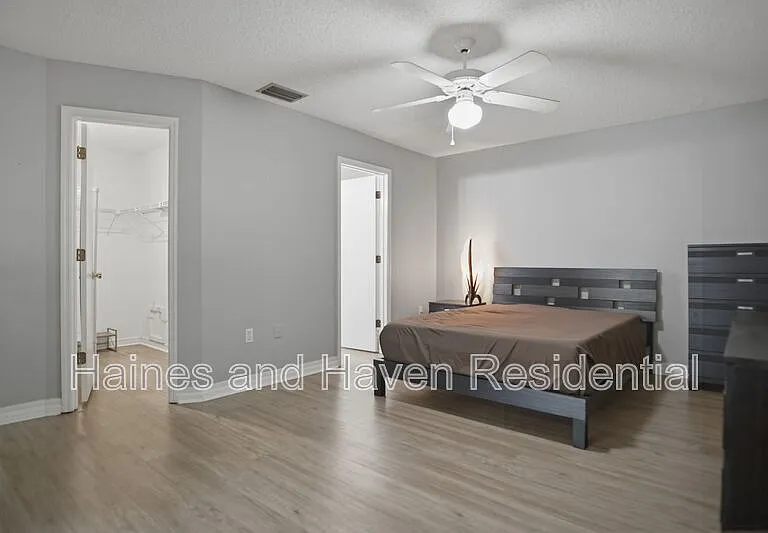 157 Coventry Cir — Photo 18