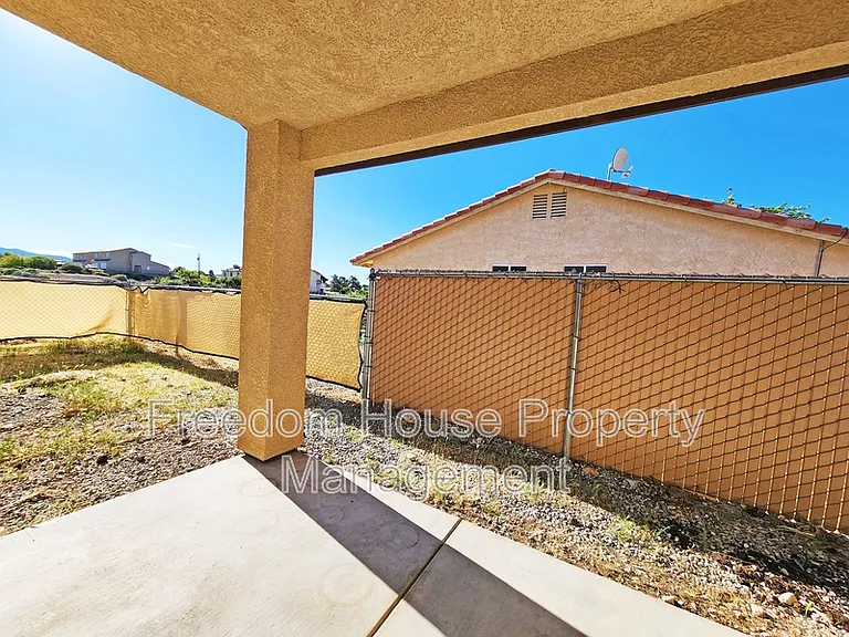 1041 Marne Ct #4 — Photo 35