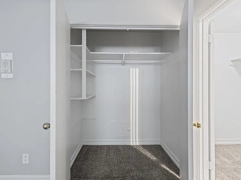 Skylark Apartments — Photo 54