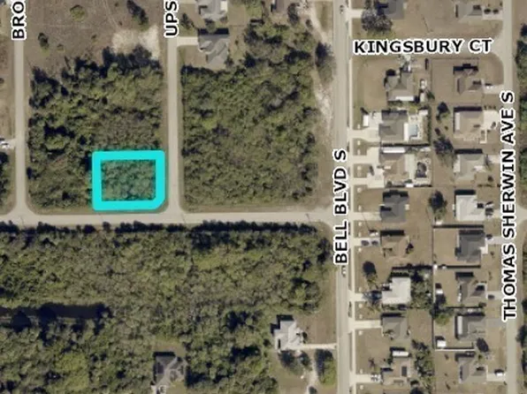 550 Upstate Ave S, Lehigh Acres, FL 33974