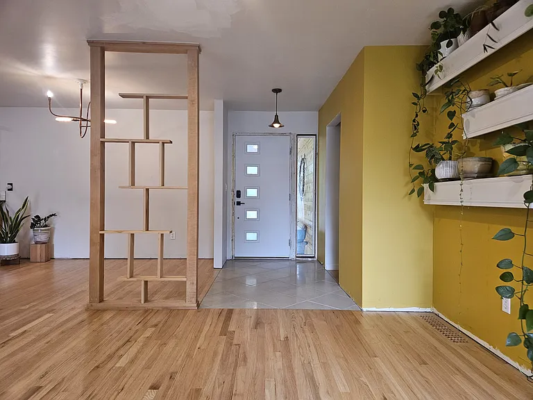 Living Room / Front Door