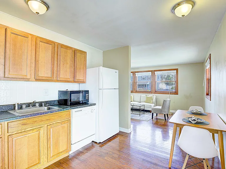 1622 Tieman Dr — Photo 8