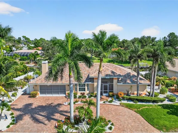 319 Oakwood Cir, Englewood, FL 34223