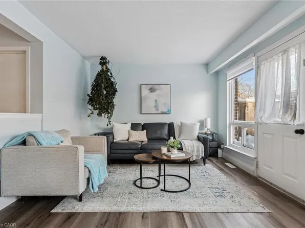 121 Bagot St #30, Guelph, ON N1H 5T8