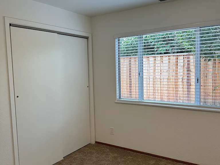 941 Kintyre Way — Photo 17