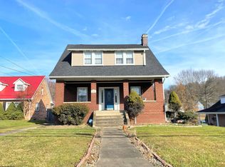 1207 Country Club Rd, Fairmont, WV 26554