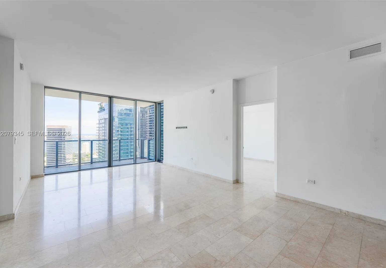 Rise Condo — Photo 2