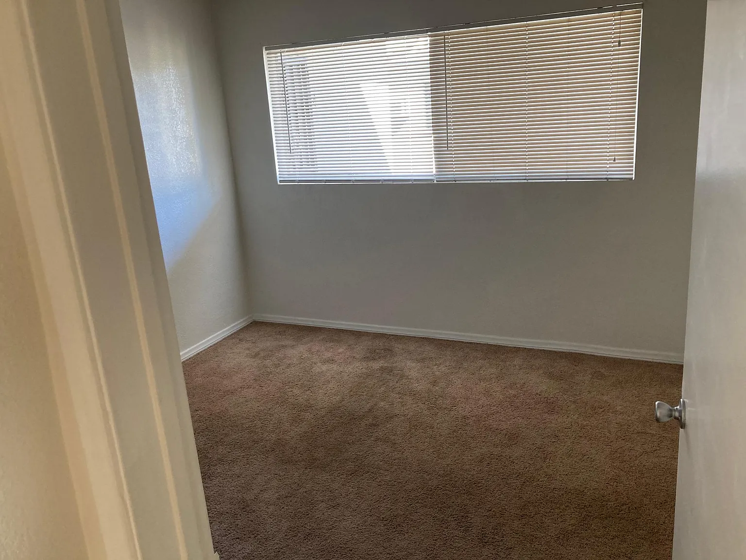 6634 Woodman Ave — Photo 3