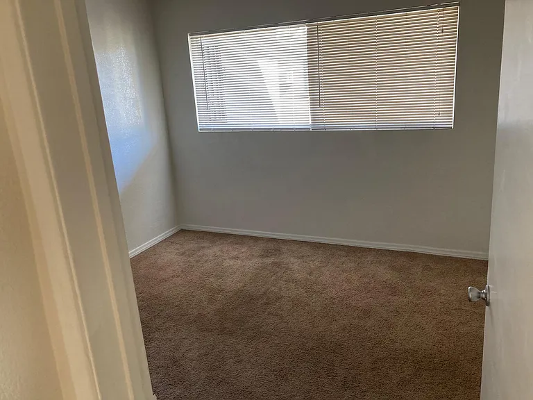 6634 Woodman Ave — Photo 3