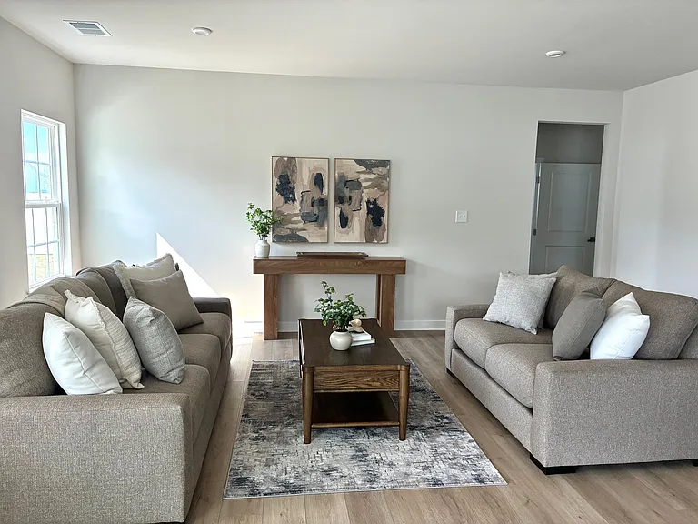1504 Charlie St — Photo 2