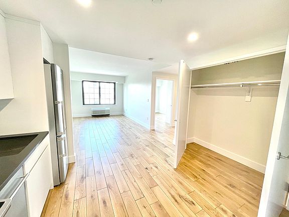 2nd image of 504 Myrtle Ave APT 5A