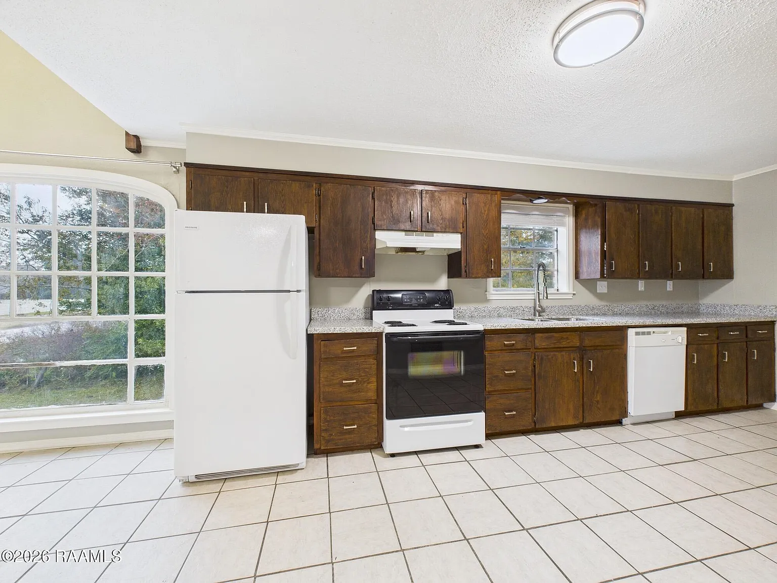 2 bed, 2.0 bath, 1350 sqft, $1,300 — Photo 4