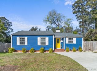 330 Fairwood Ct, Fayetteville, NC 28305