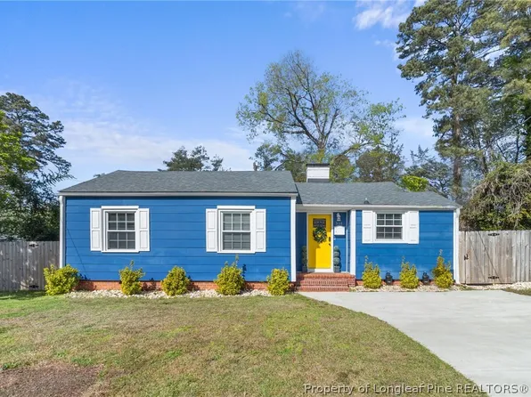 330 Fairwood Ct, Fayetteville, NC 28305