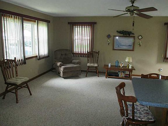 2nd image of 11 Elm Dr