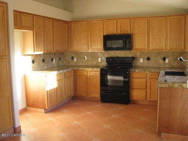 1st image of 2420 S Walnut Dr