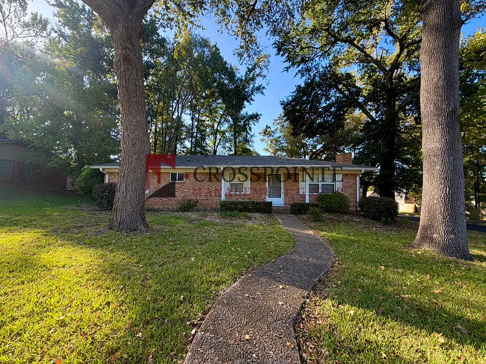 1536 Crockett Dr