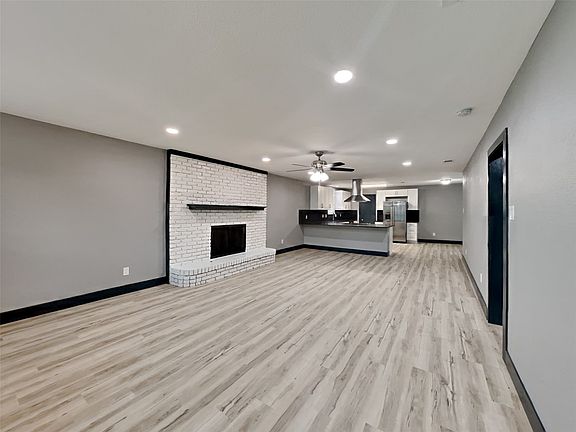 2nd image of 822 Cambridge Pl