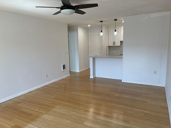 3rd image of 1645 Emerald St APT 1N