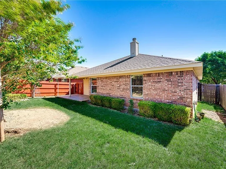 8633 Corral Cir — Photo 25
