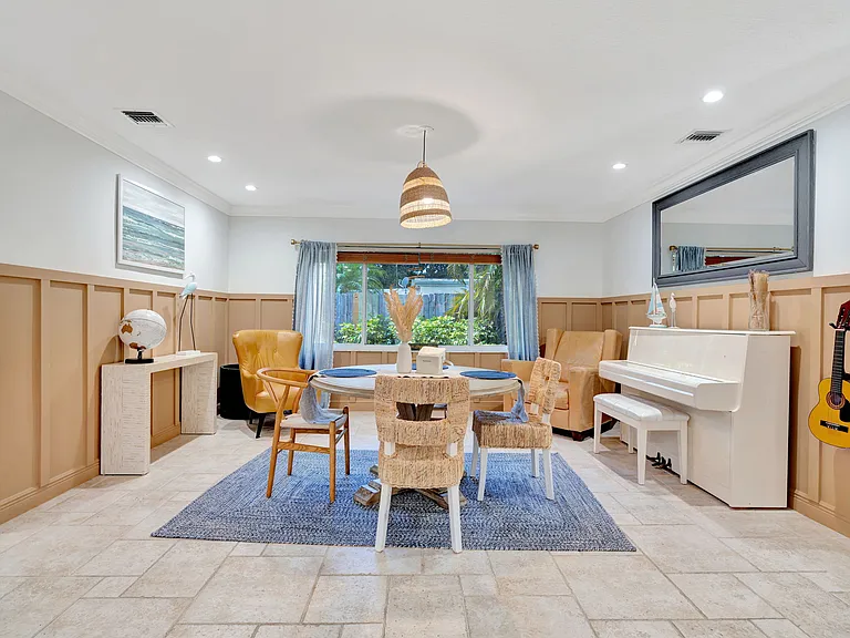 2436 Holly Ln — Photo 22