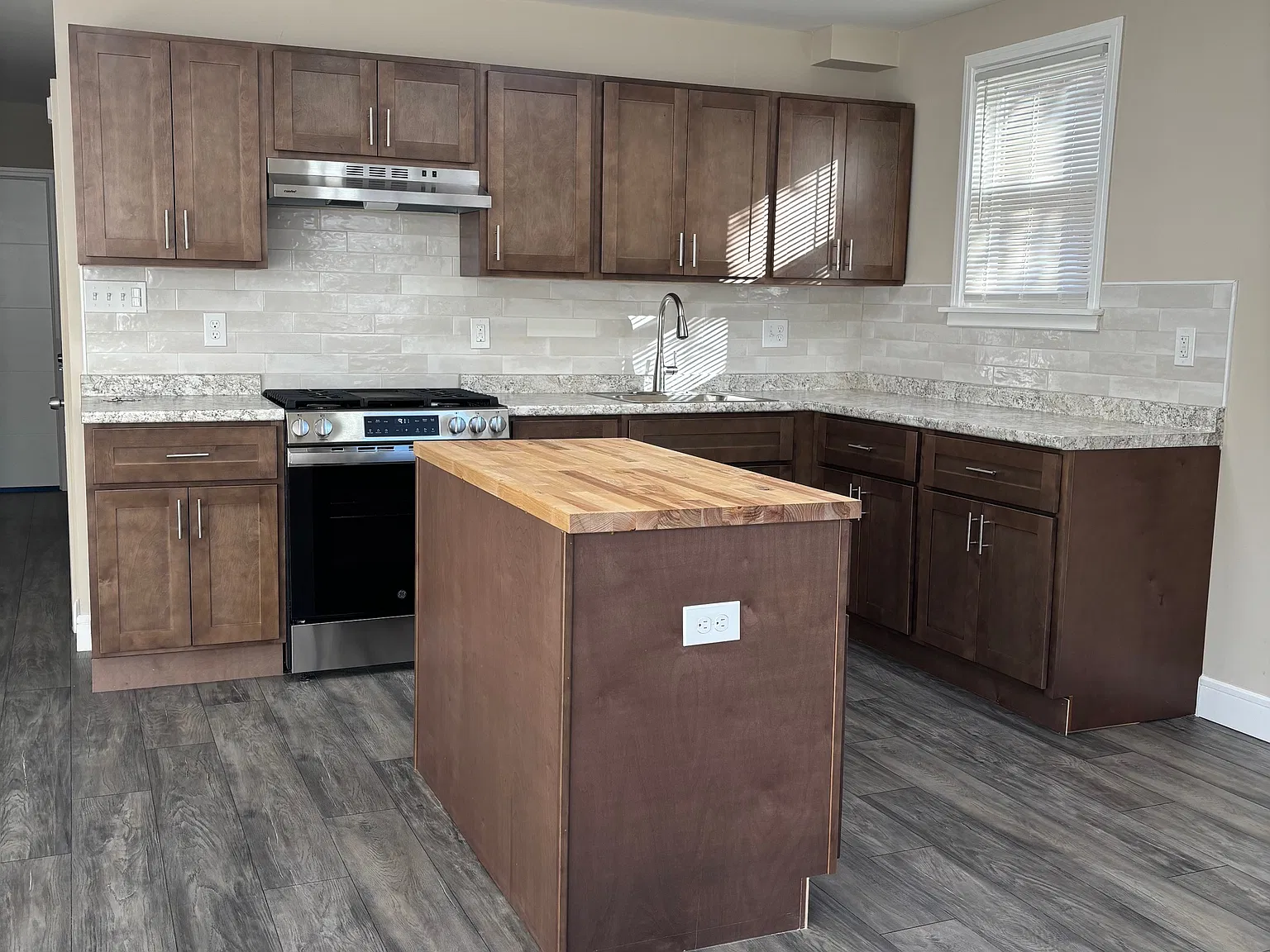 2 bed, 980 sqft, $1,850 — Photo 4