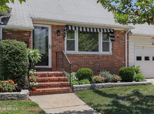 124 Memorial Pkwy, Atlantic Highlands, NJ 07716