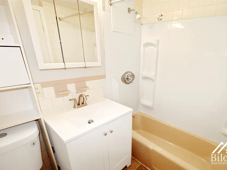 1250 South Broadway — Photo 9