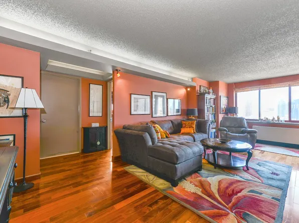 4-74 48th Avenue 17J image 3 of 18