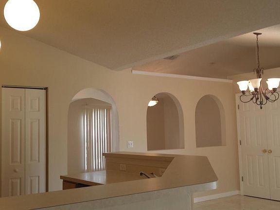 4th image of 1002 SW Goodman Ave