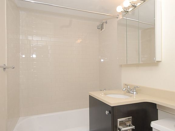 5th image of 10420 Queens Blvd APT 8S
