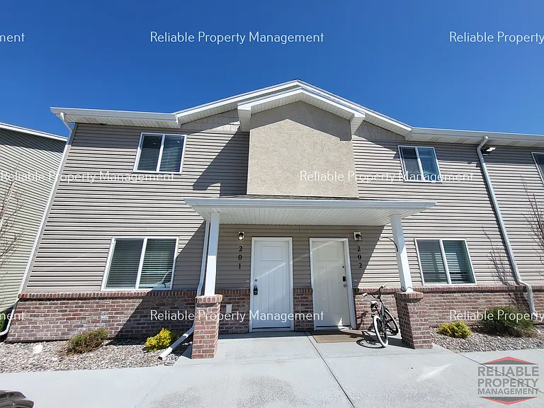 2015 Lawrence Ln #201 — Photo 2