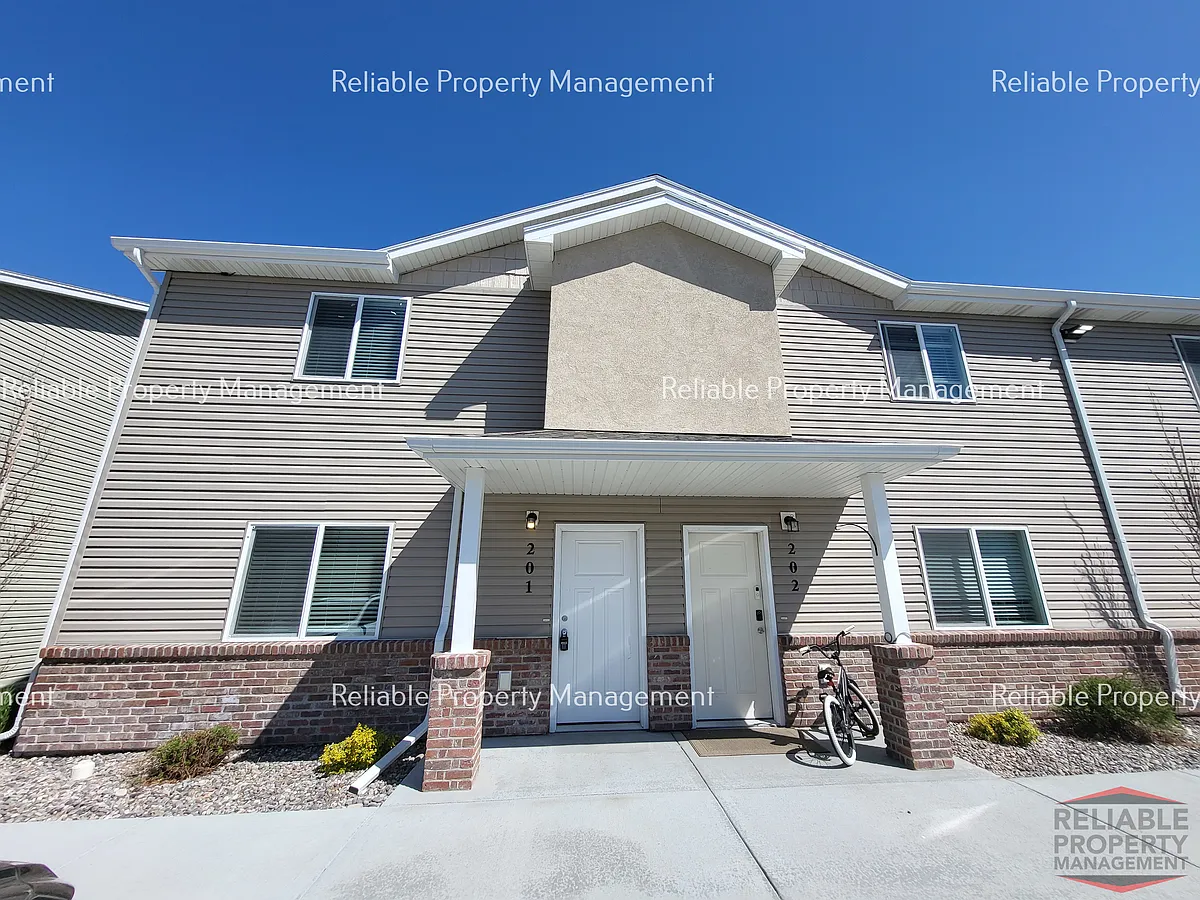 Building Photo - 2015 Lawrence Ln #201