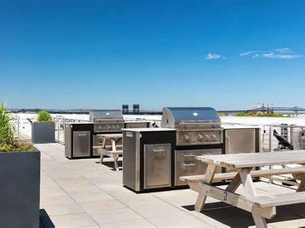 400 Claremont Avenue image 31 of 39