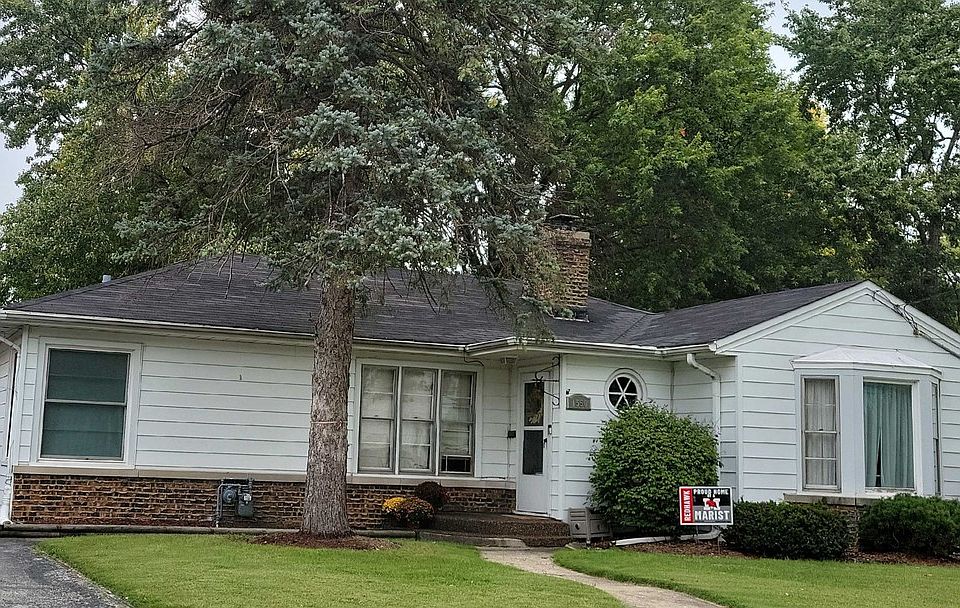 2nd image of 1550 Ridge Rd