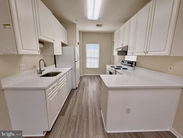1 bed, 1.0 bath, 900 sqft, $1,500 — Photo 4
