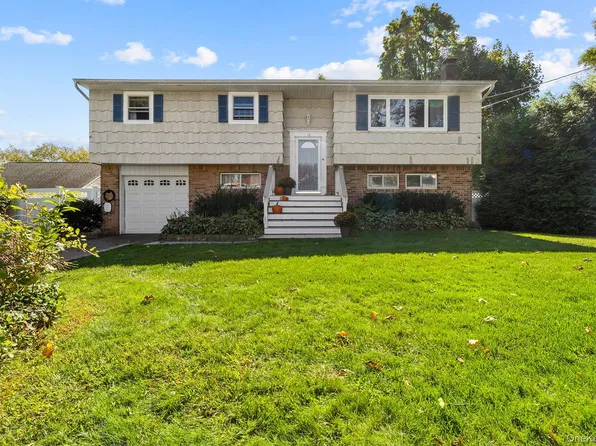 12 Bryan Street, Huntington, NY 11743