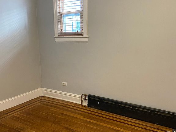 5th image of 322 E 235th St #1