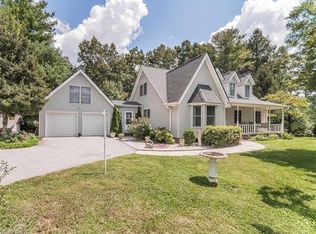 1000 Macedonia Rd, Saluda, NC 28773