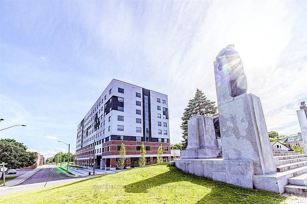2 bed, $1,595 — Photo 2