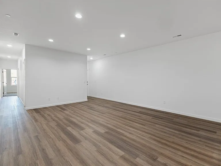 2228 E 4th Ave #1 — Photo 6