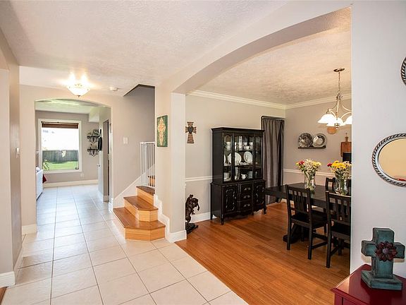 4th image of 3115 Watercastle Ct